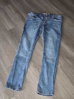 Men's Straight-Leg Faded Blue Denim Jeans
